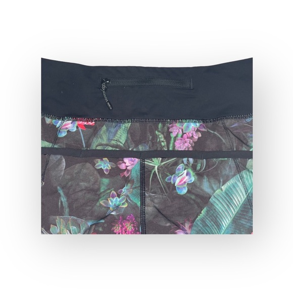Rare: Lululemon ❀ 4Way Stretch Coolmax Run Yoga Speed Shorts ❀ Curious Jungle ❀ - Picture 6 of 16